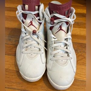 Nike Air Jordan 6 Retro "Maroon" sneakers. Men’s shoes size 11.